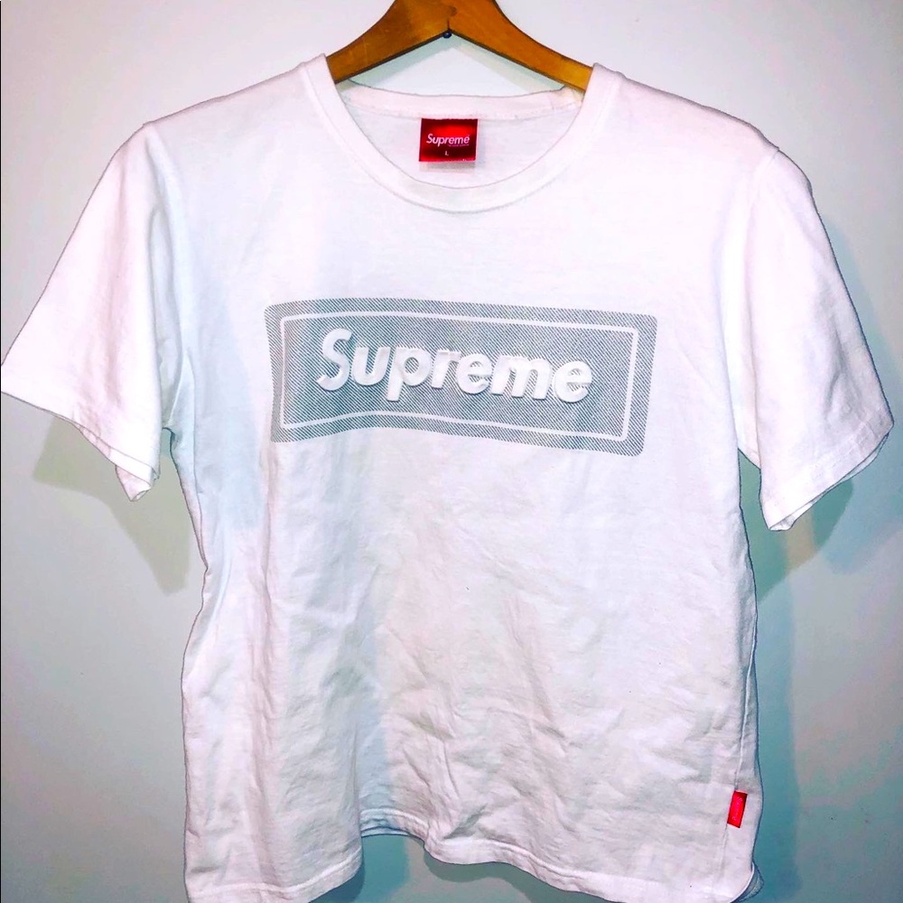 Supreme 
Embossed Logo